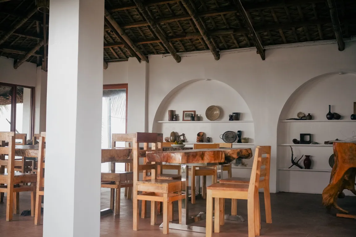 Inside mi lāna Restaurant